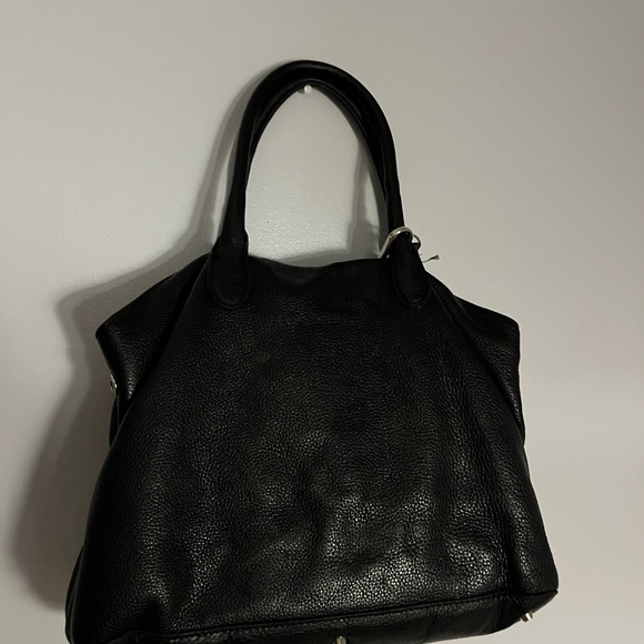 Elegant Roots Black Authentic Leather Handbag - Picture 2 of 6